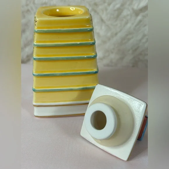 The DANBURY MINT - SPICES OF THE WORLD - Chili - Mexican Mayan Pyramid Spice Jar - Picture 6 of 6